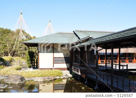 天鵝花園與冬季甜茶和雪橇 5120587