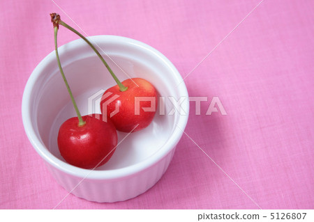 Cherry 5126807