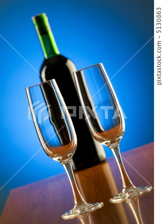 Wine concept with gradient background Wine concept with gradient background 5130863