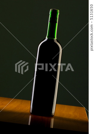 Wine concept with gradient background 5131650