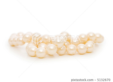 Pearl necklace isolated on the white background Pearl necklace isolated on the white background 5132670