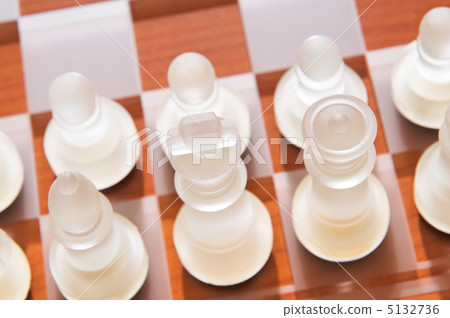 Set of chess figures on the board 5132736
