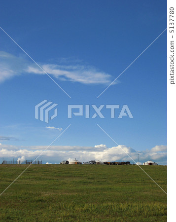 The large plains and gels of Mongolia 5137780