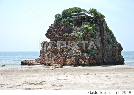 Bentenjima(Inasa /出雲市小泉町,島根縣的海灘) Bentenjima(Inasa /出雲市小泉町,島根縣的海灘) 5137969