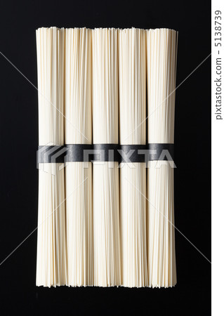 麺 麺 5138739