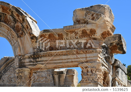 Ephesus ruins 5139625