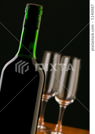 Wine concept with gradient background Wine concept with gradient background 5140987