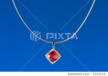 Pendant against colour gradient background Pendant against colour gradient background 5141214