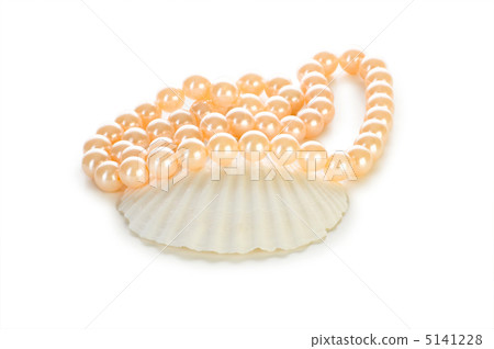 Pearl necklace isolated on the white background Pearl necklace isolated on the white background 5141228