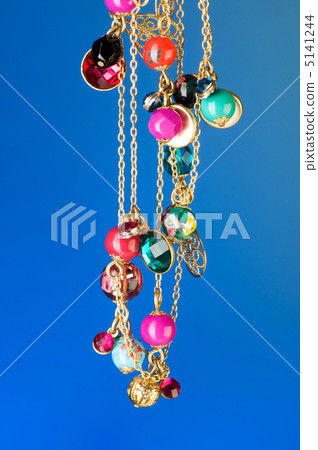 Pendant against colour gradient background Pendant against colour gradient background 5141244