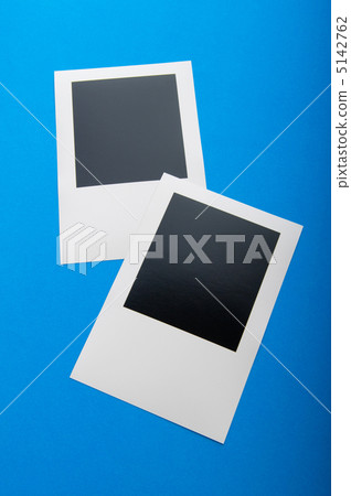 Designer concept - blank photo frames for your photos 5142762