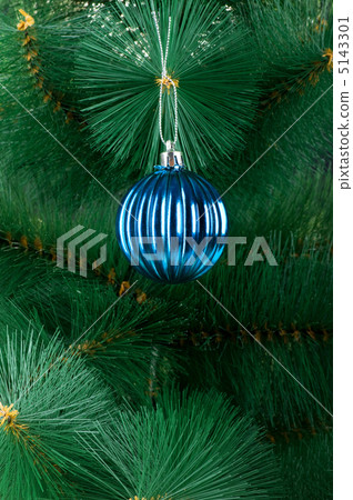 Christmas decoration on the tree - holiday concept 5143301