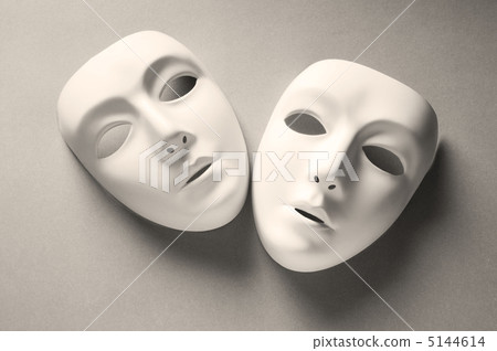 Theatre concept with the white plastic masks Theatre concept with the white plastic masks 5144614