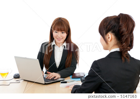 工作中的女人 工作中的女人 5147163