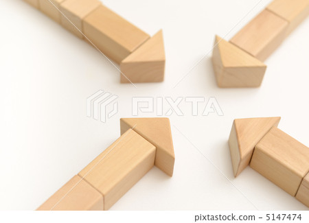 Arrow of building blocks Arrow of building blocks 5147474