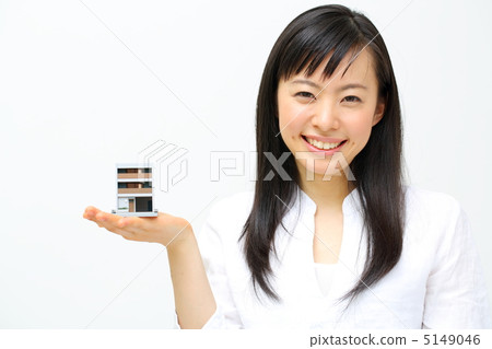 Girl with housing model Girl with housing model 5149046