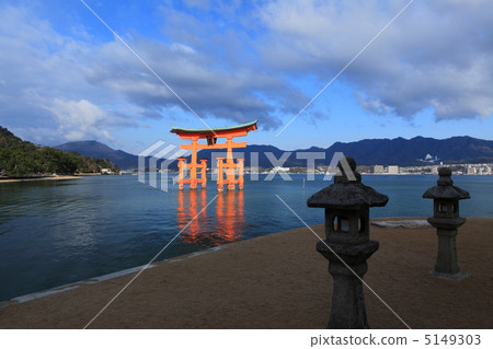 Otori at Itsukushima shrine 5149303