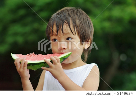 Children who eat watermelons Children who eat watermelons 5149624