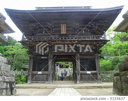 Tsukuba Shrine's Zuishinmon Gate (Tsukuba City, Ibaraki Prefecture) 5155637