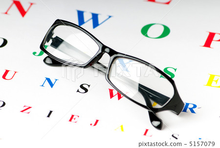 Optical reading glasses on the eyesight table Optical reading glasses on the eyesight table 5157079
