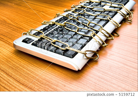 Computer security concept with keyboard and chain 5159712