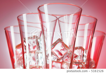 Glasses of water against gradient background 5161526