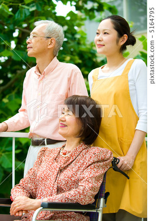 高級夫婦和照顧者 高級夫婦和照顧者 5164795
