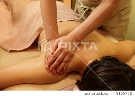 Massage shoulder with luxury esthetic Massage shoulder with luxury esthetic 5165758