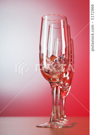 Glasses of water against gradient background 5172866