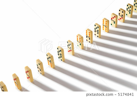 Domino effect with many pieces 5174841