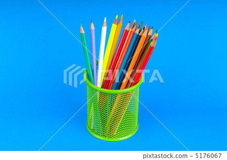 Back to school concept with colourful pencils 5176067