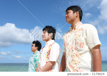 Businessman of Kariyushi wear Businessman of Kariyushi wear 5179024