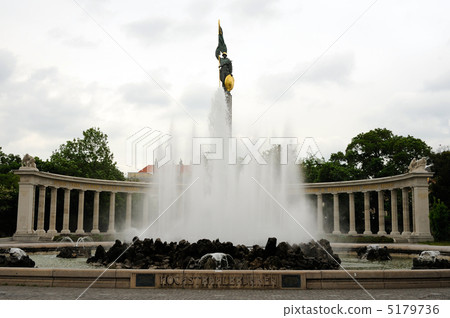 Austrian Soviet victory monument 5179736