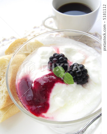 Homemade blackberry jam's dessert breakfast image Homemade blackberry jam's dessert breakfast image 5181112
