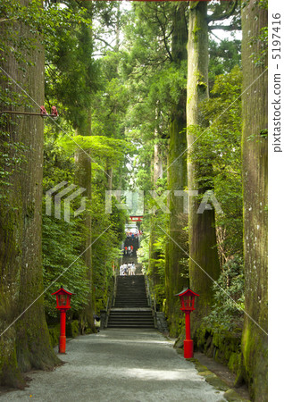 Hakone shrine entrance 5197416