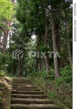 Inawashiro Tendai Shrine接近Okunoin的內部 5197448