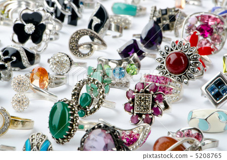 Selection of many precious rings 5208765