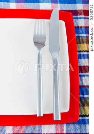 Empty plate with utensils Empty plate with utensils 5208781
