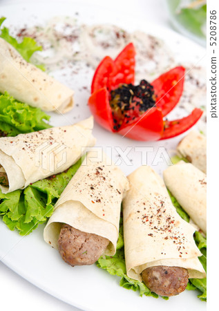 Chicken kebab in pita bread Chicken kebab in pita bread 5208786