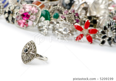 Selection of many precious rings Selection of many precious rings 5209199