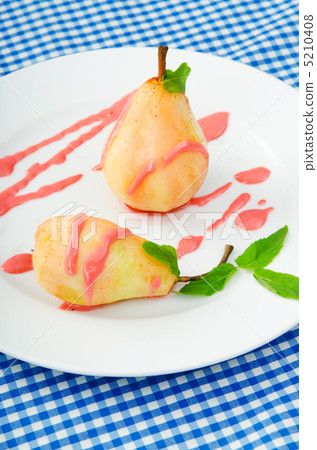 Pear dessert in the plate 5210408