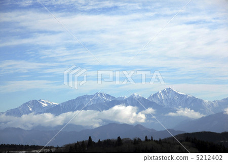 冬天的山 冬天的山 5212402