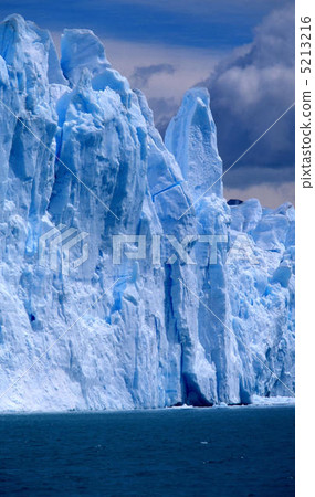 Pelito Moreno Glacier 5213216