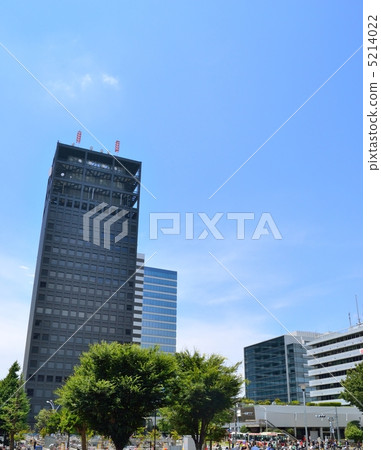 Nakano Ward redevelopment district seen from Nakano station Nakano Ward redevelopment district seen from Nakano station 5214022