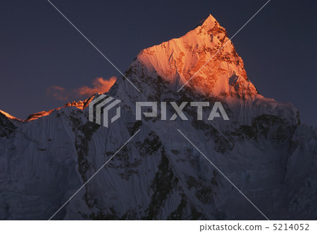 Sunset from Nupce northwest peak from Kala Patthar [Nepal] 5214052