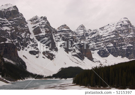 Moraine Lake 5215397
