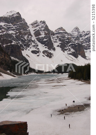 Moraine Lake Moraine Lake 5215398