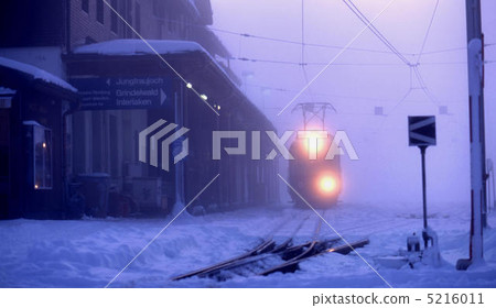 Jungfrau Jungfrau 5216011