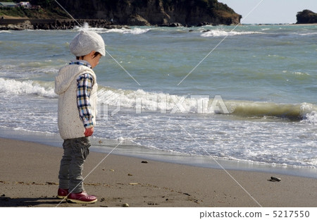冬季海岸和兒童 冬季海岸和兒童 5217550