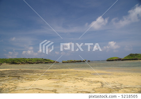 Blue sea and blue sky Blue sea and blue sky 5218505